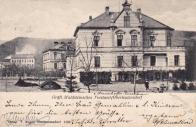 Do Ukrajinské ulice patří i tato vila čp. 438, v které bývalo polesí jak za panství Valdštejnů, tak i v dobách po r.1948,v podstatě do té doby než byl postaven objekt nové lesní správy na Loučkách.