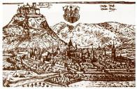Kresba středověkého opevnění stověžatého Mostu pod kopcem Hněvín s kulisou Krušných hor