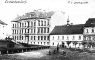 Na snímku radnice, přibližně v době na sklonku Rakouska-Uherska