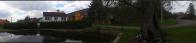Panoramatické foto rybníčka s okolím